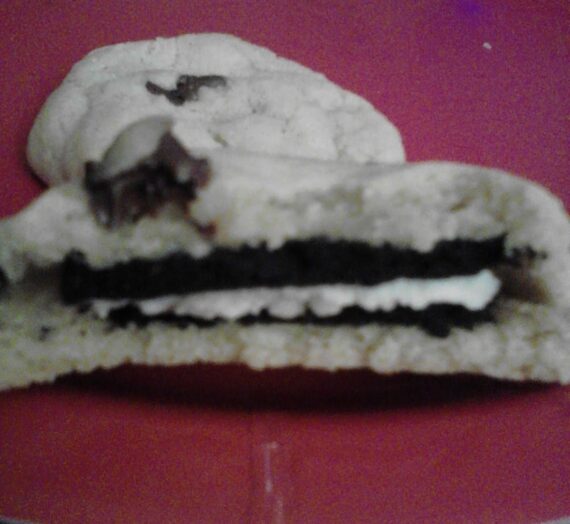 Oreo Stuffed Chocolate Chip Cookies