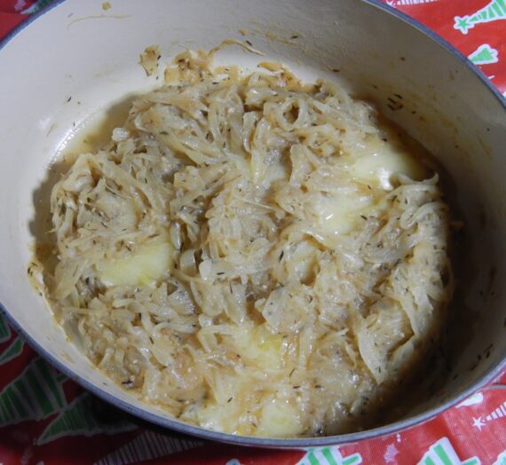 Baked Brie with Caramelized Onions